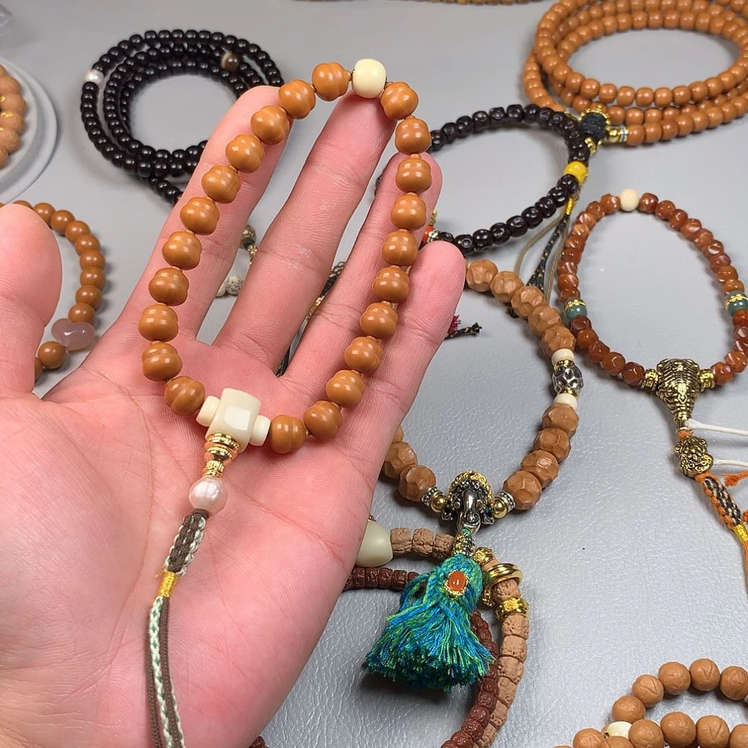 猴头核桃吊坠。。。。。。。。。。。。