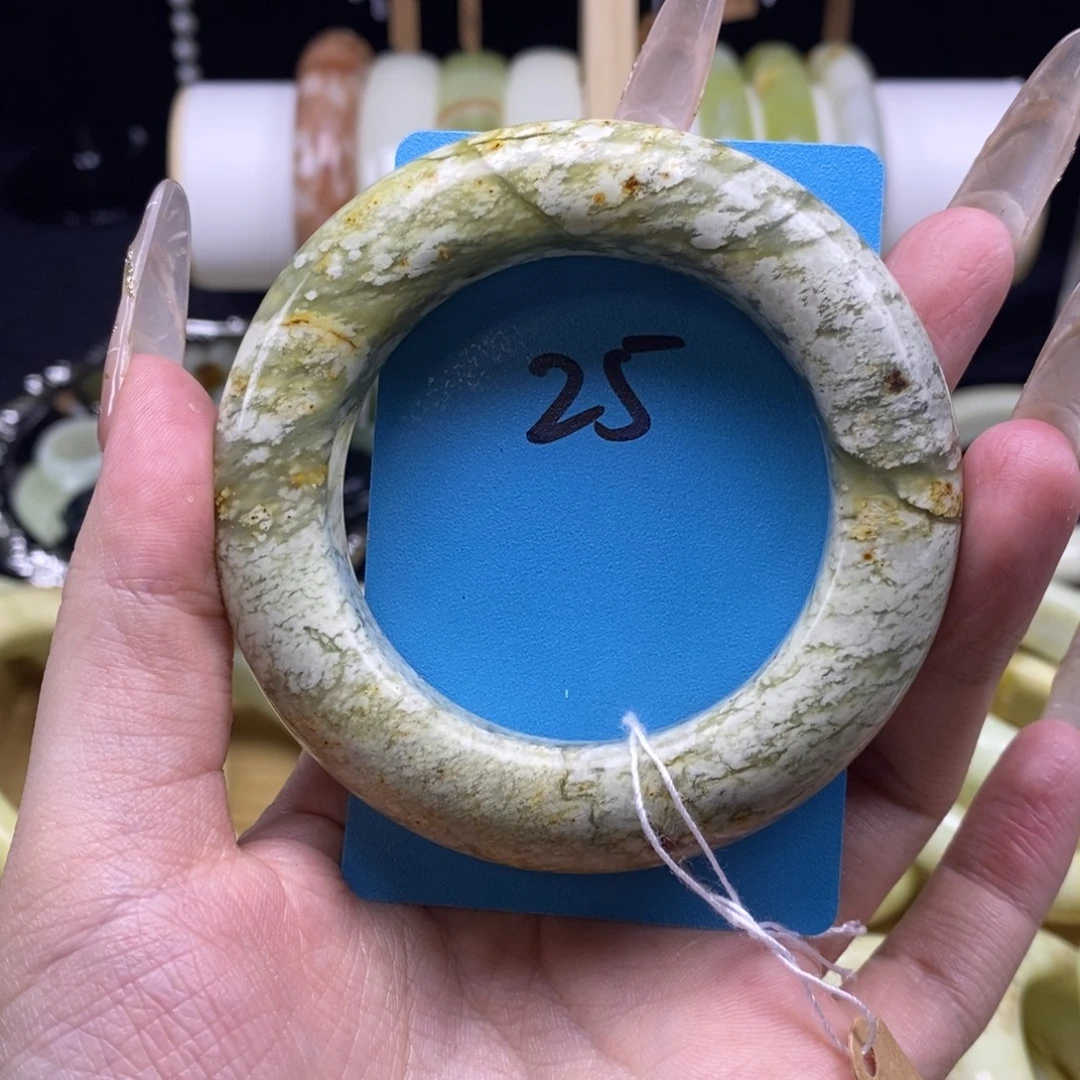 蛇纹石玉未镶嵌手镯52