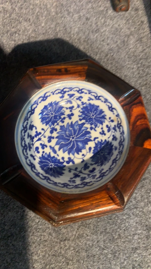结实耐用的大烟灰缸