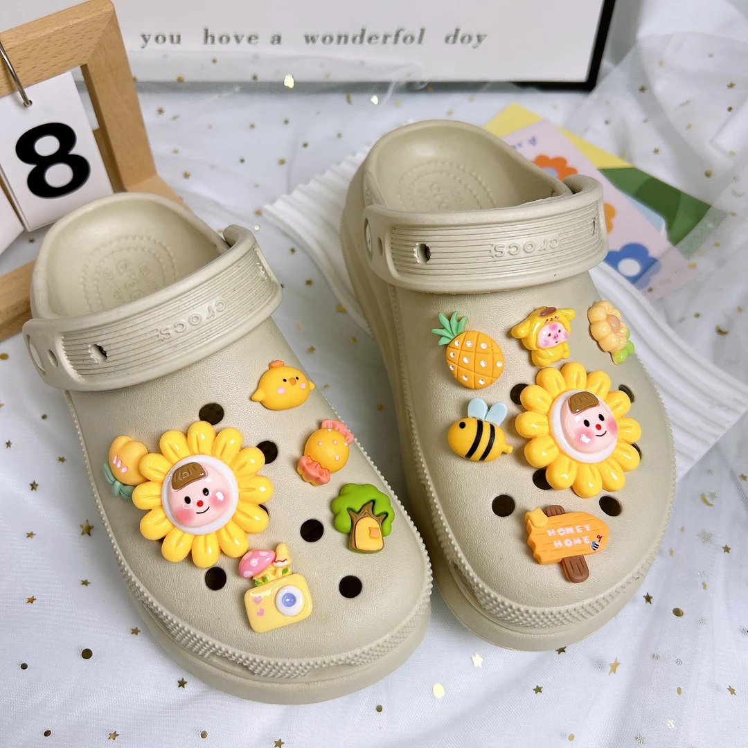暖阳森语，原创向日葵萌系洞洞鞋鞋花鞋扣可拆卸配件配饰.不含鞋