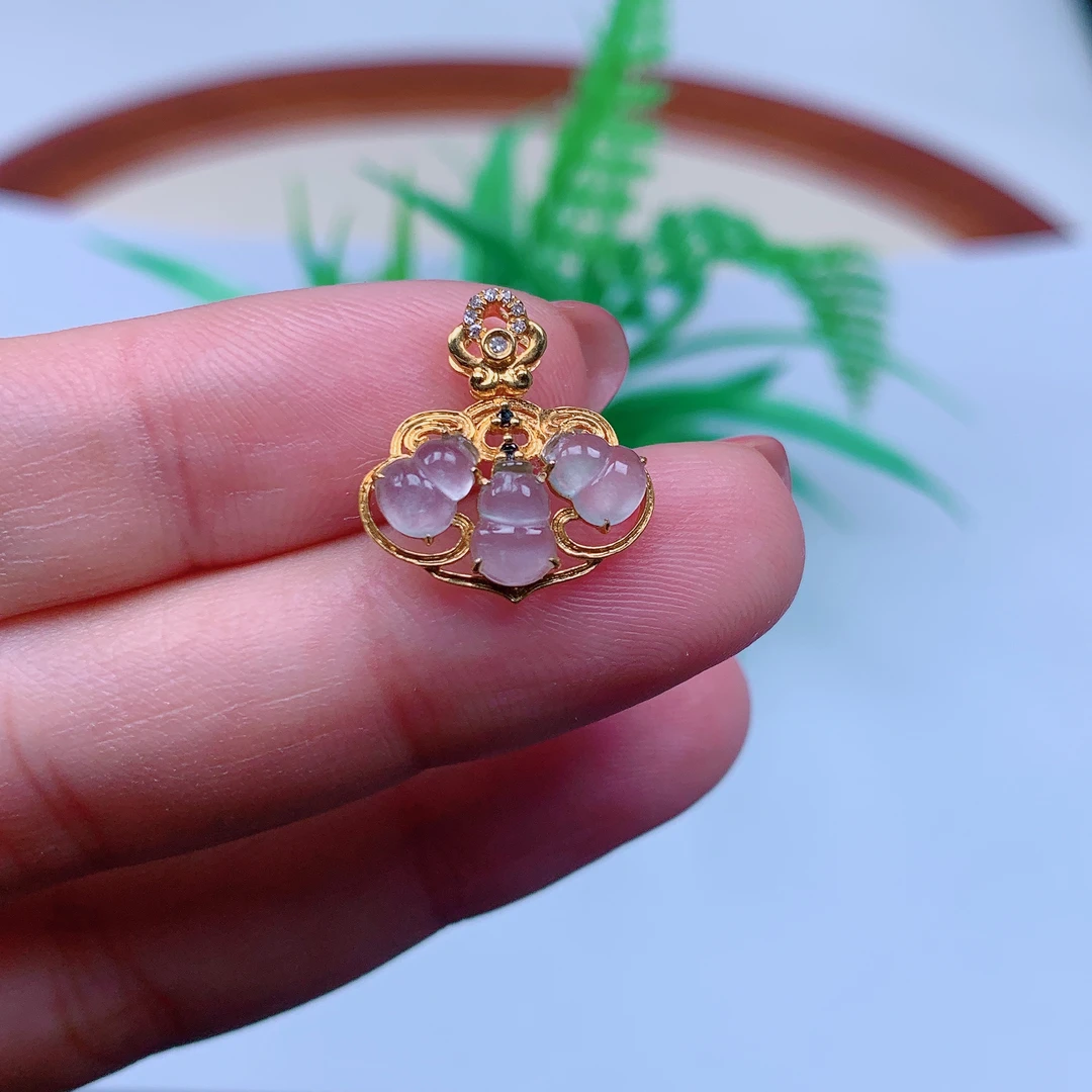 缅甸天然A货翡翠，冰葫芦吊坠，编号179/117，尺寸 17,6-16.3-4.3