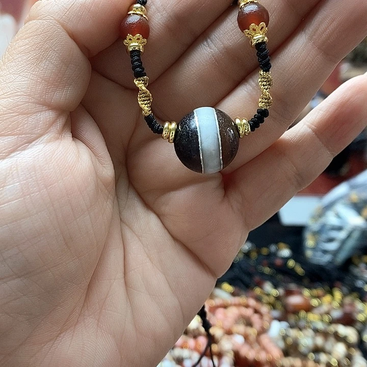 玛瑙/玉髓颈饰合金