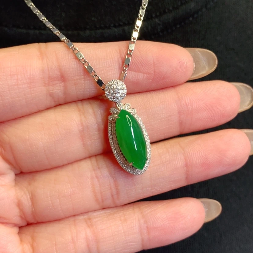 【闪购商品】颈饰18K金镶嵌翡翠马眼