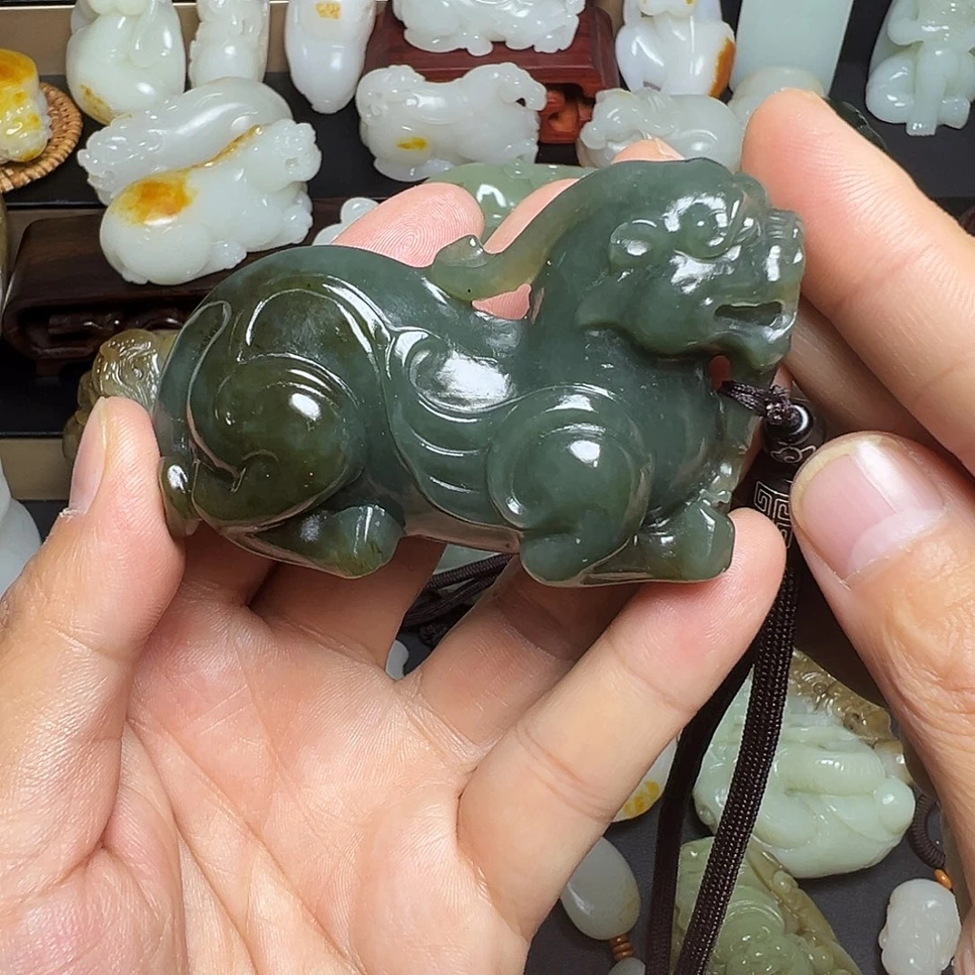 和田玉未镶嵌把件