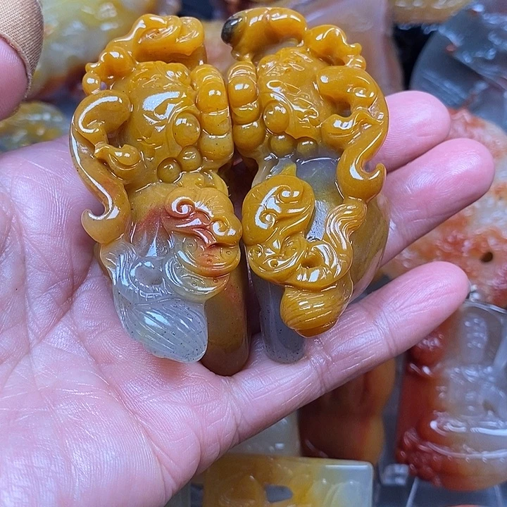 石英质玉（黄龙玉）合金颈饰