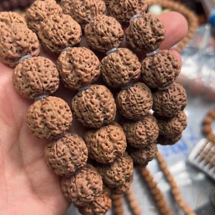 吊坠金刚菩提梁蜂王微返油