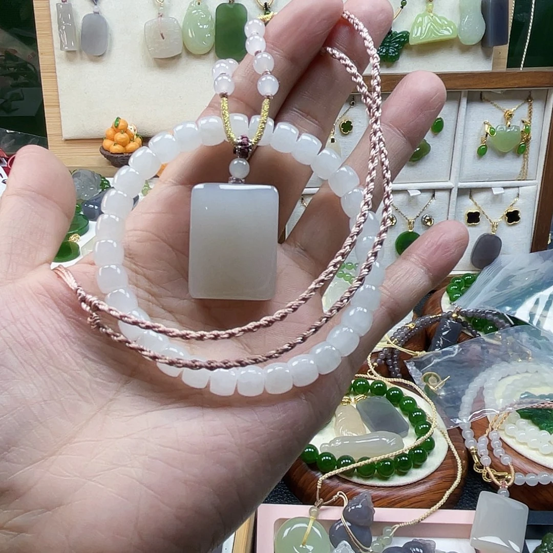 蓓***y和田玉未镶嵌颈饰