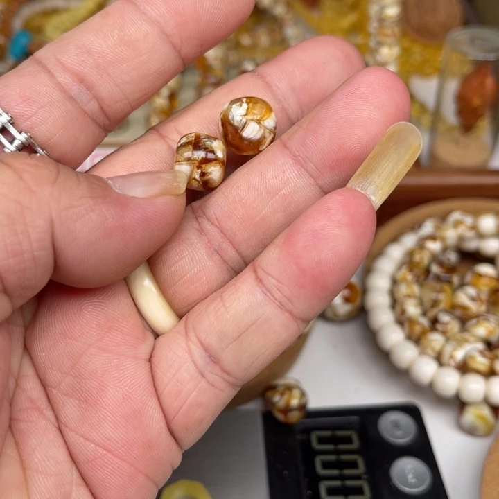 琥珀裸石未镶嵌用****733号