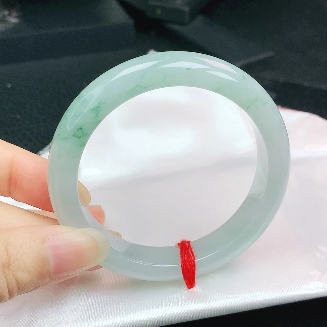 翡翠手镯未镶嵌正
