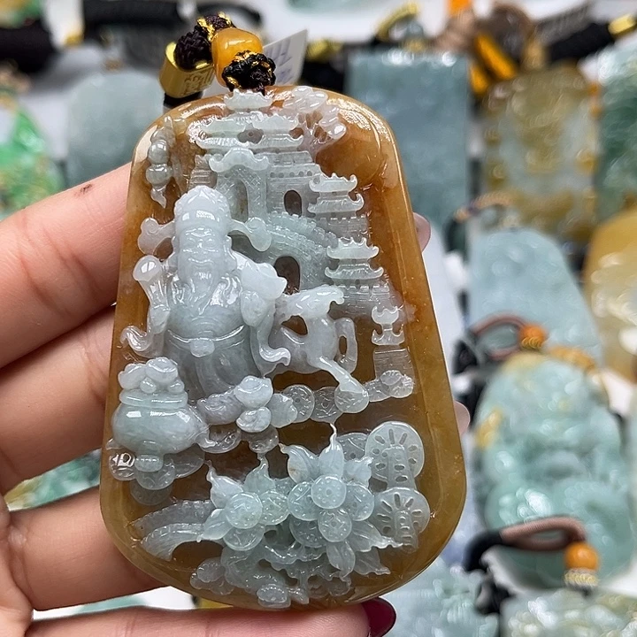 翡翠未镶嵌颈饰财神