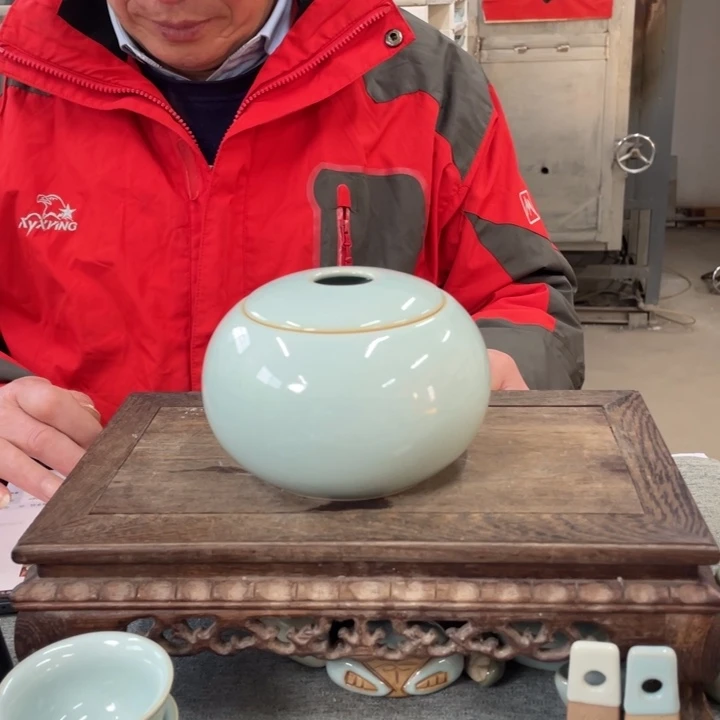 摆件天青釉中号茶叶罐