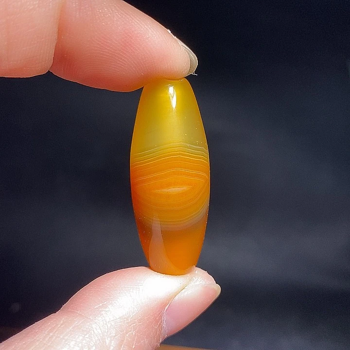 缠丝玛瑙吊坠挂件