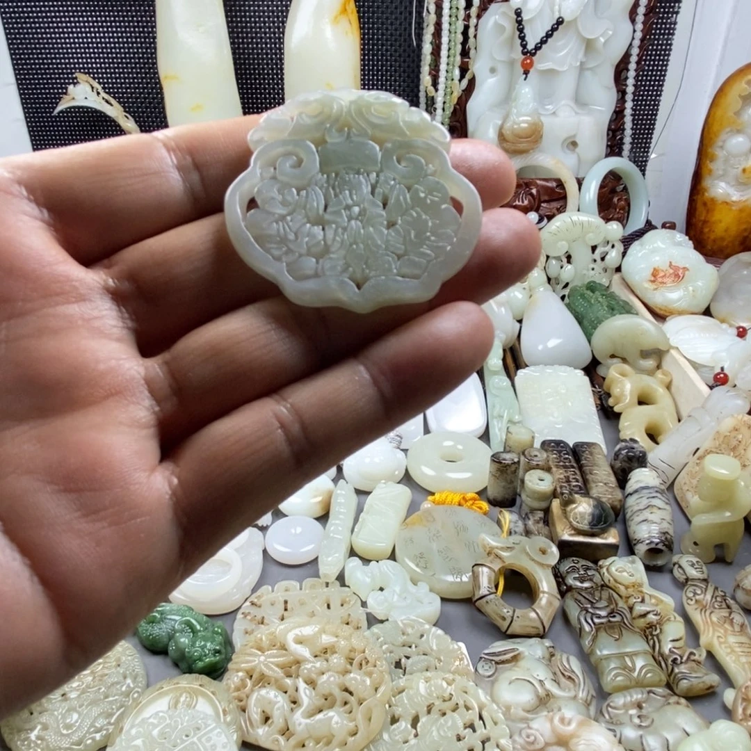 和田玉（糖玉）未镶嵌颈饰