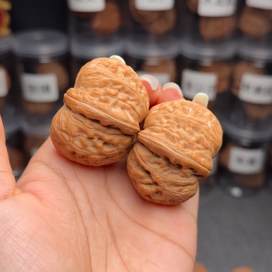 ****冻文玩核桃把件全品元宝