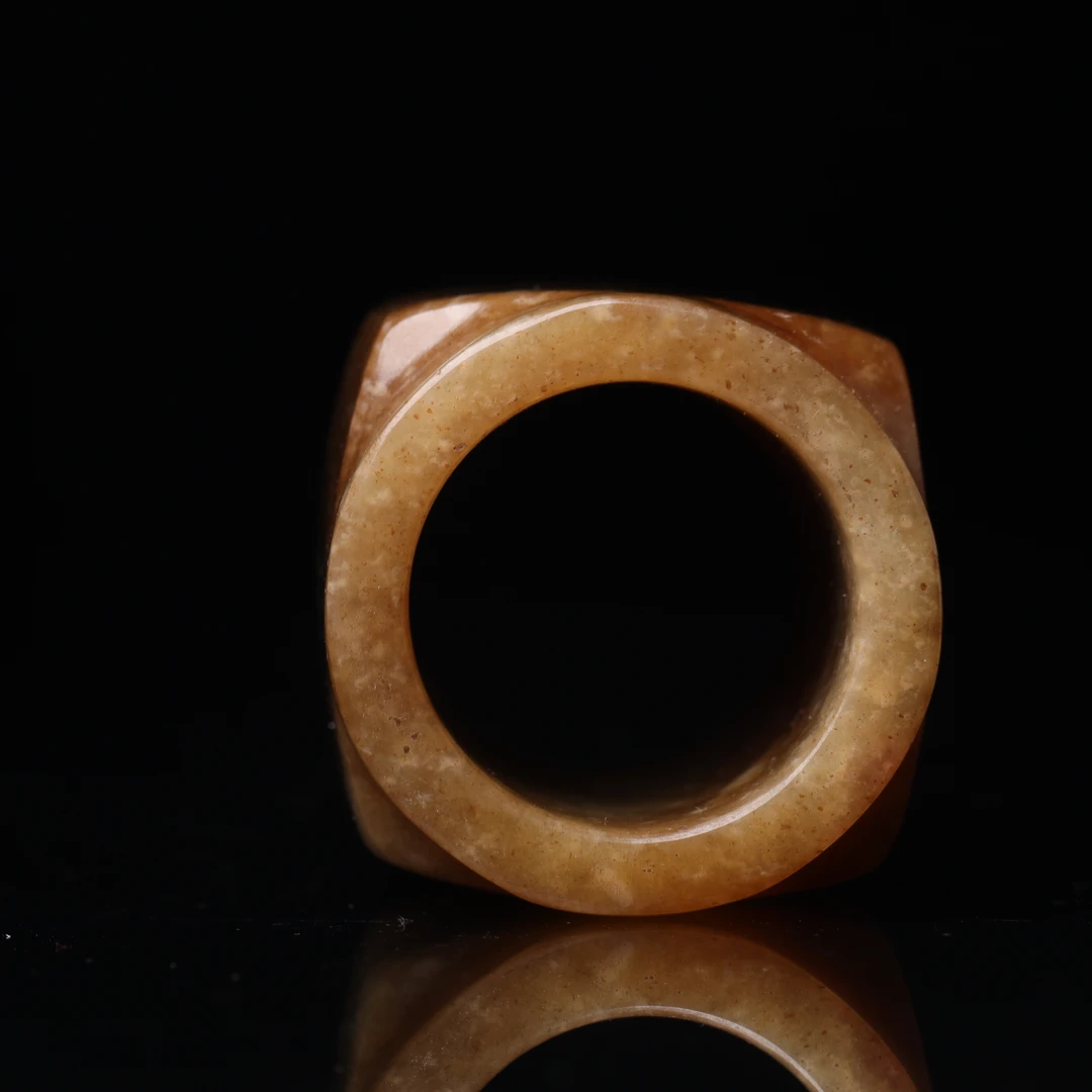 明代二马料素玉琮