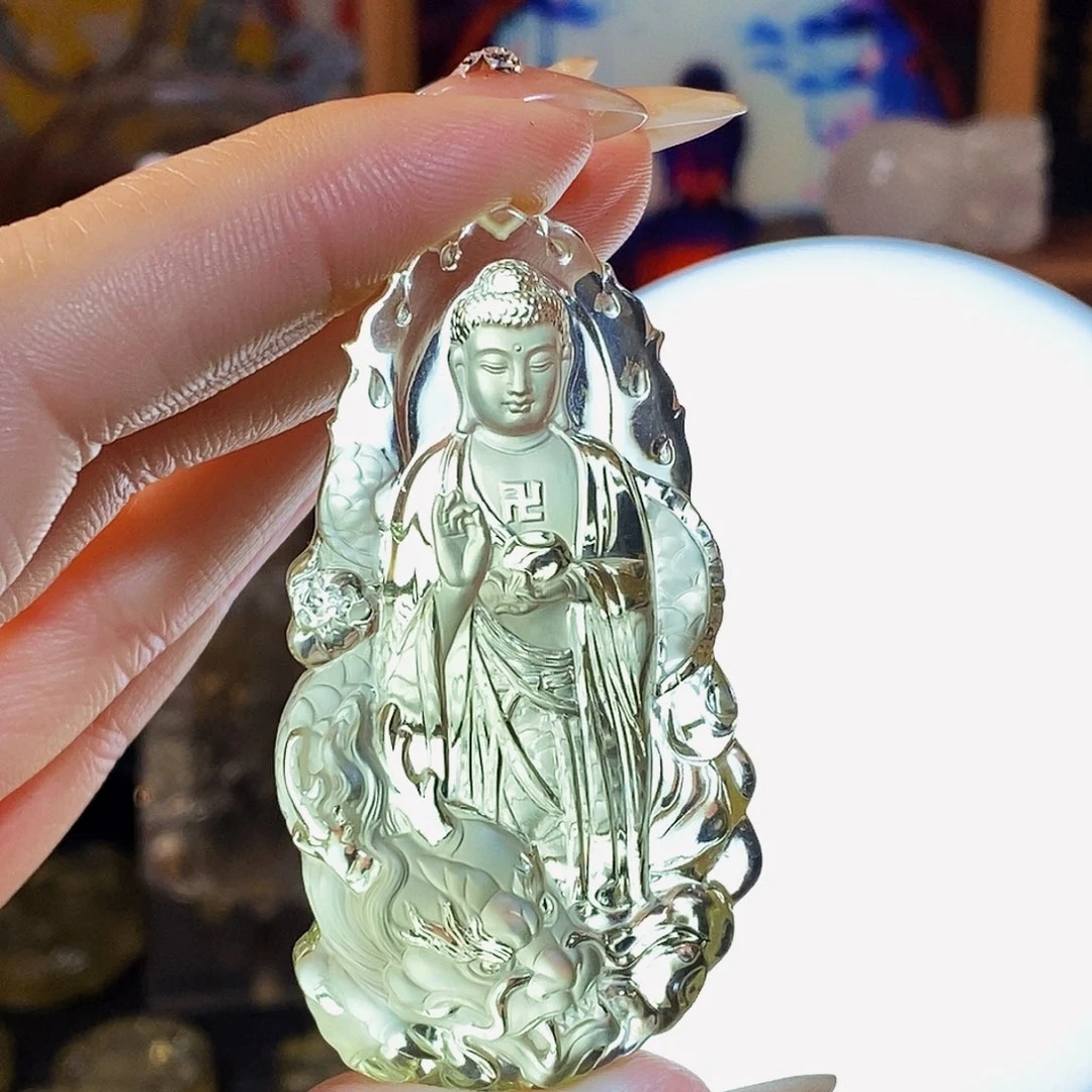 赵***辉未镶嵌水晶颈饰吊坠