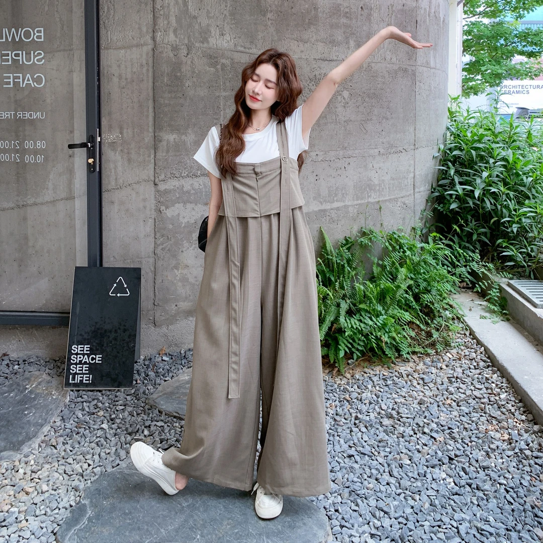 今年流行超好看爆款套装裤女2025夏季新款设计感短袖背带裤两件套