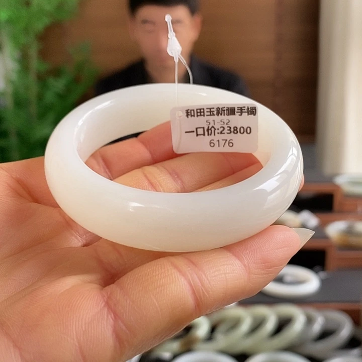 和田玉未镶嵌手镯6176