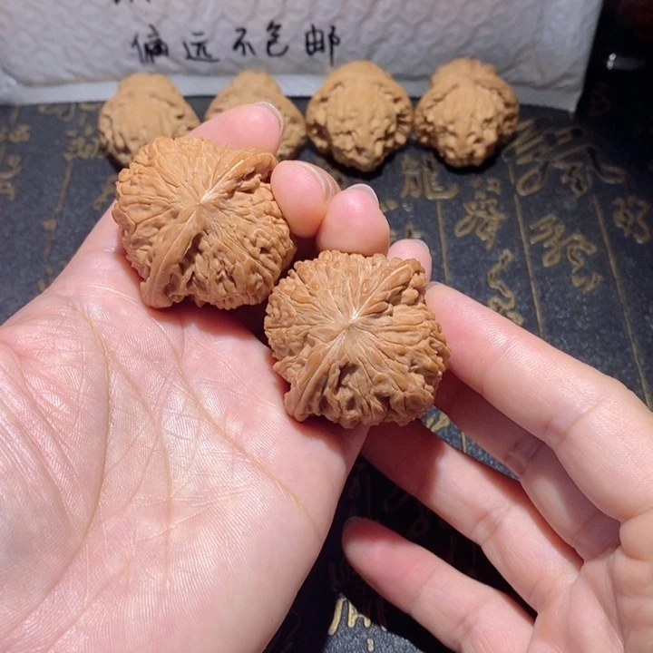 文玩核桃吊坠磨盘