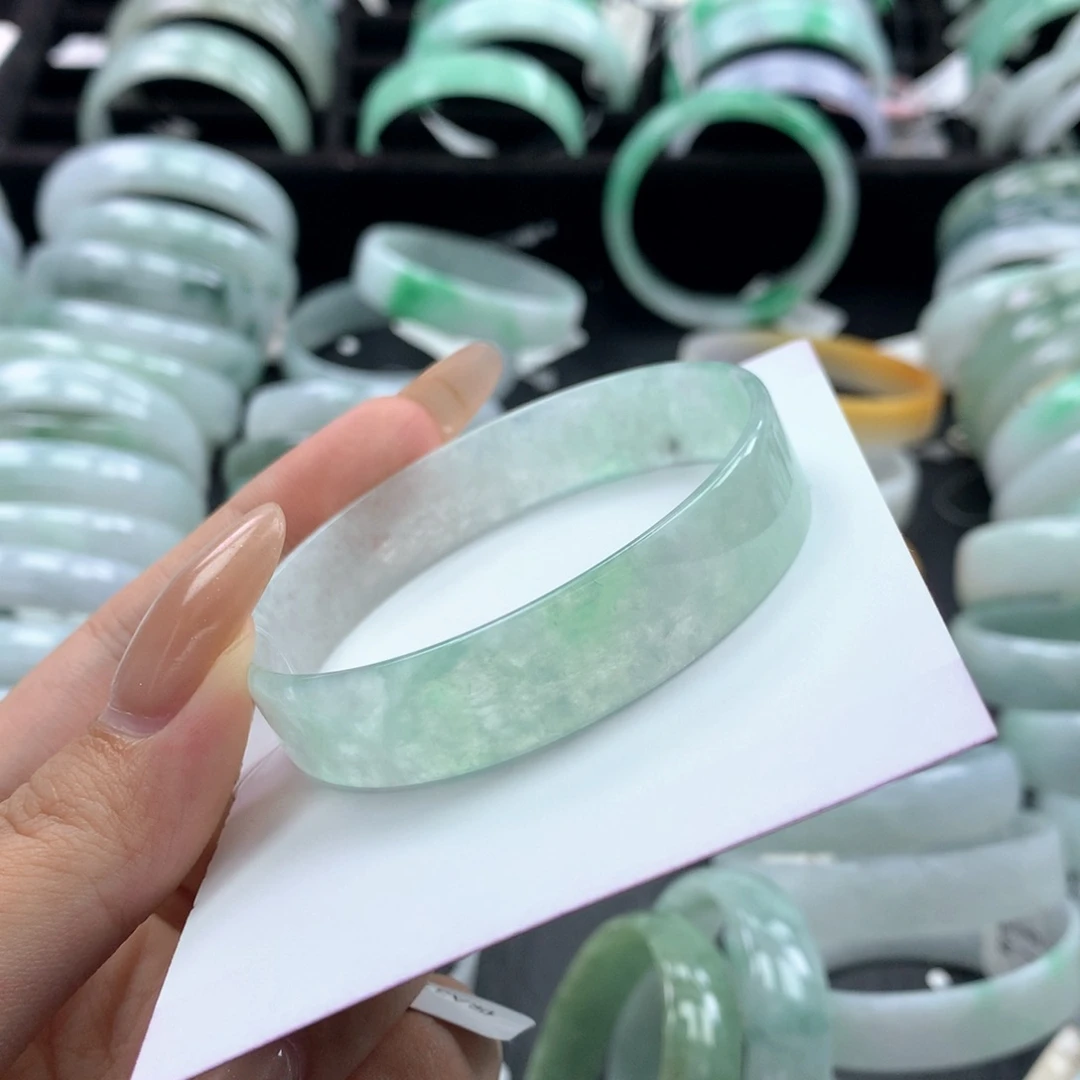 未镶嵌手镯翡翠公主