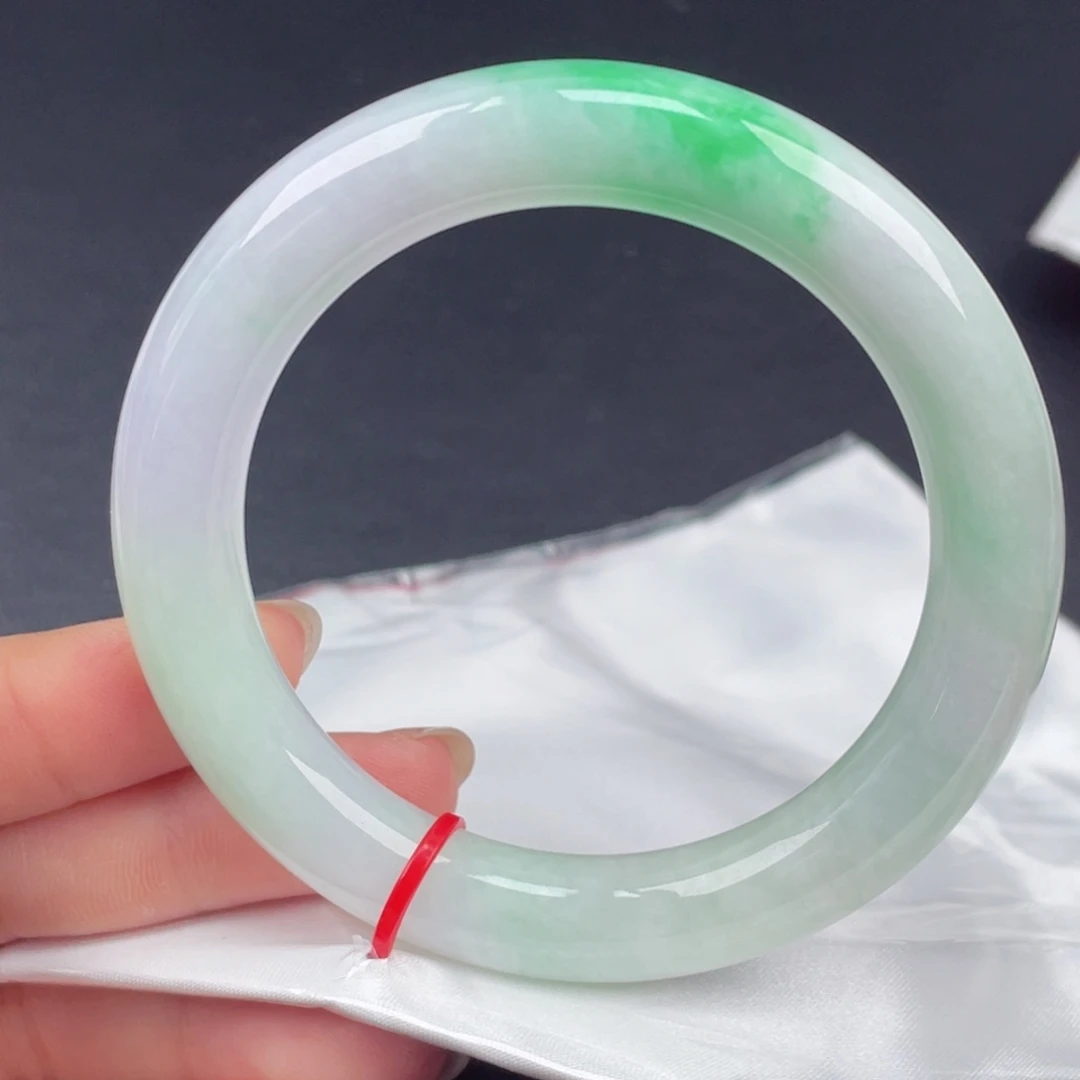 翡翠手镯未镶嵌58圆条