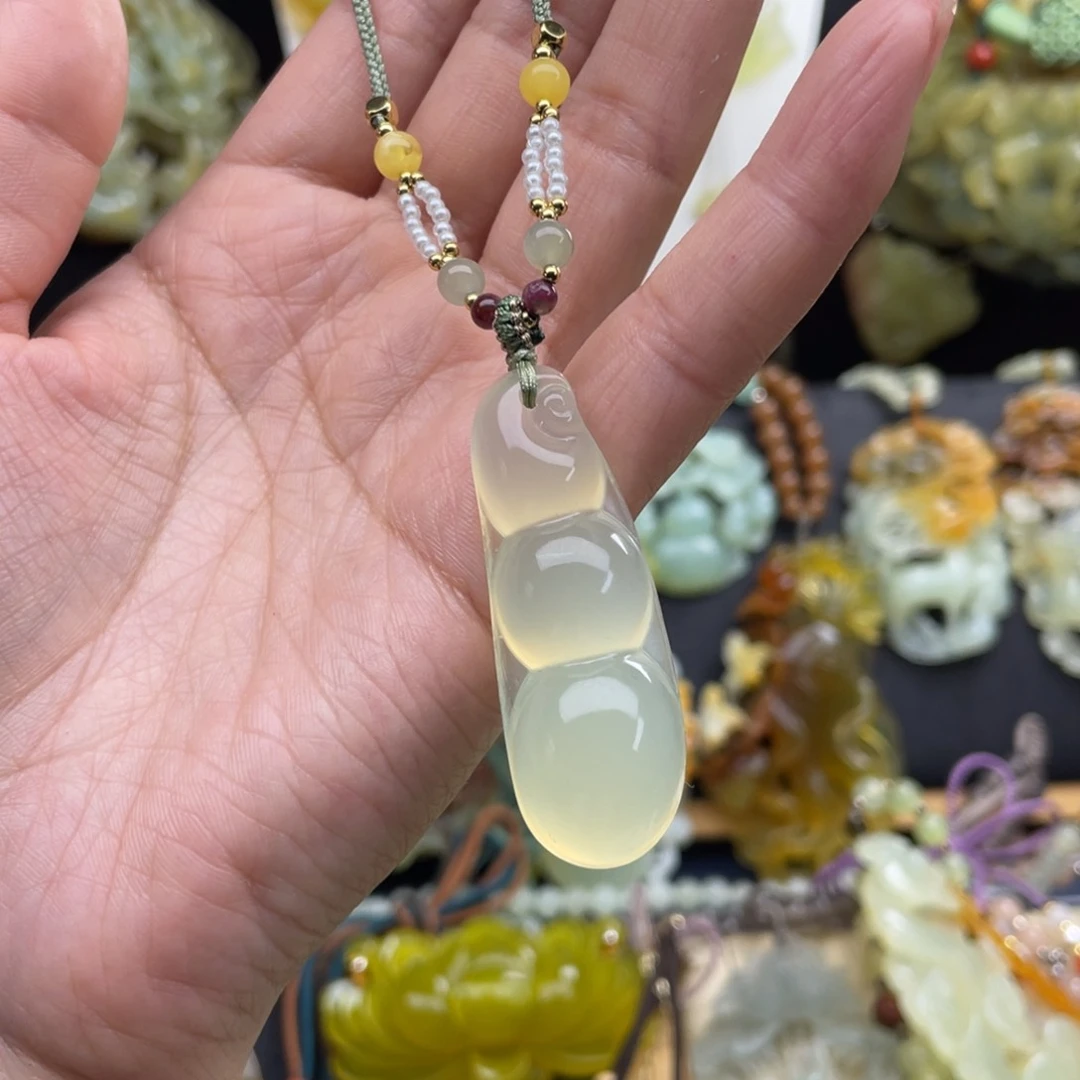 蛇纹石玉未镶嵌颈饰