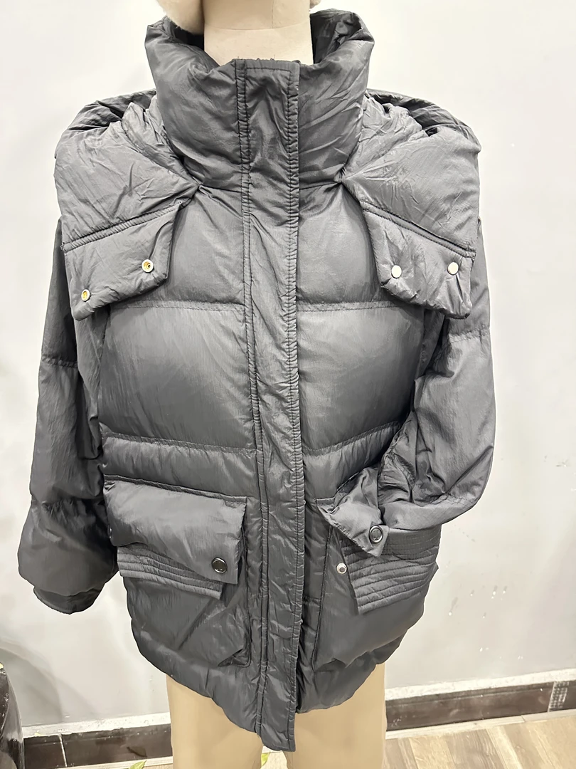 黑色连帽时尚休闲女款棉服