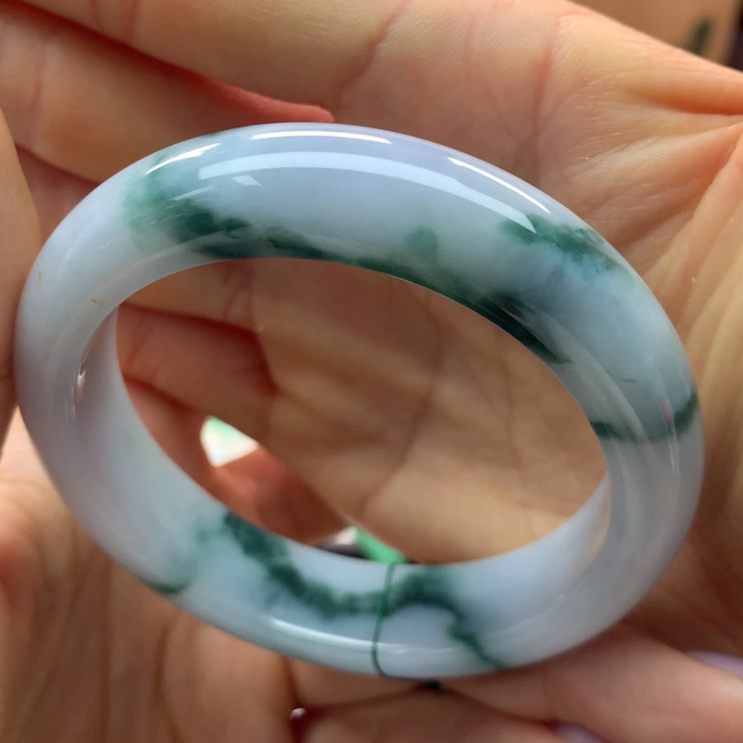 翡翠手镯未镶嵌?****天然翡翠手镯