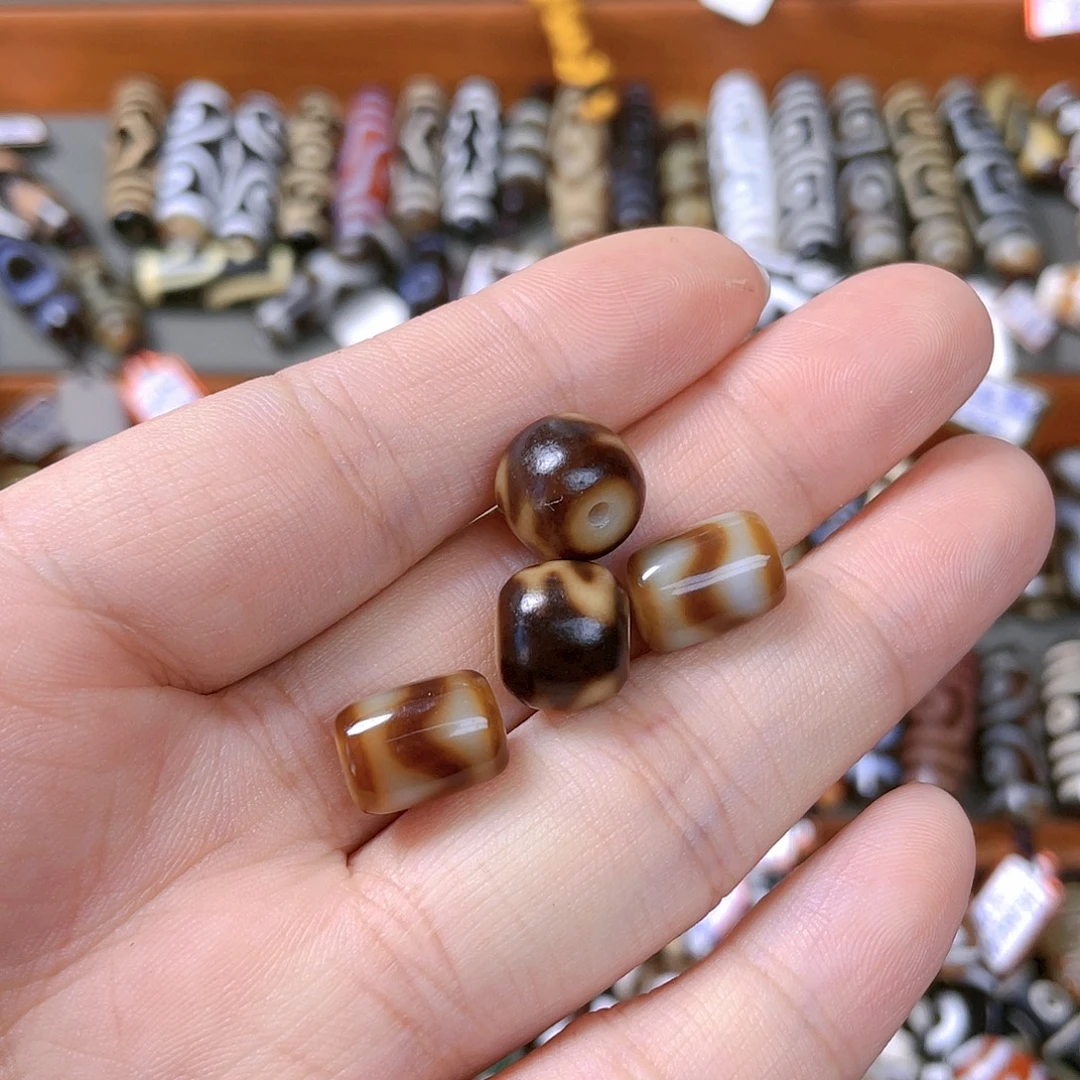 李****玛瑙/玉髓未镶嵌颈饰