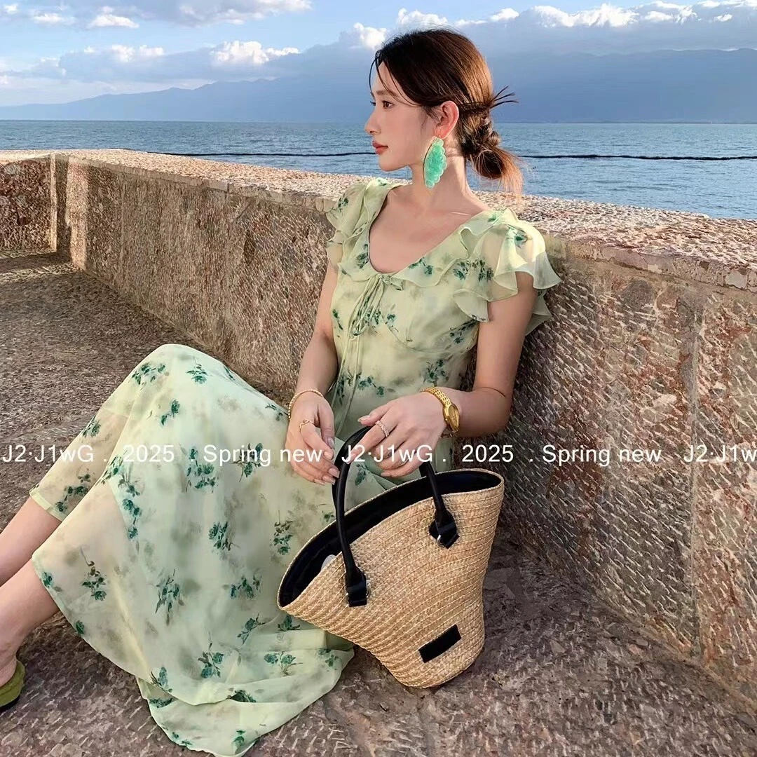 2025夏季新款气质长裙法式碎花连衣裙新款设计感小众收腰显瘦