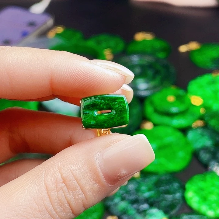 翡翠银S925镶嵌颈饰多样性