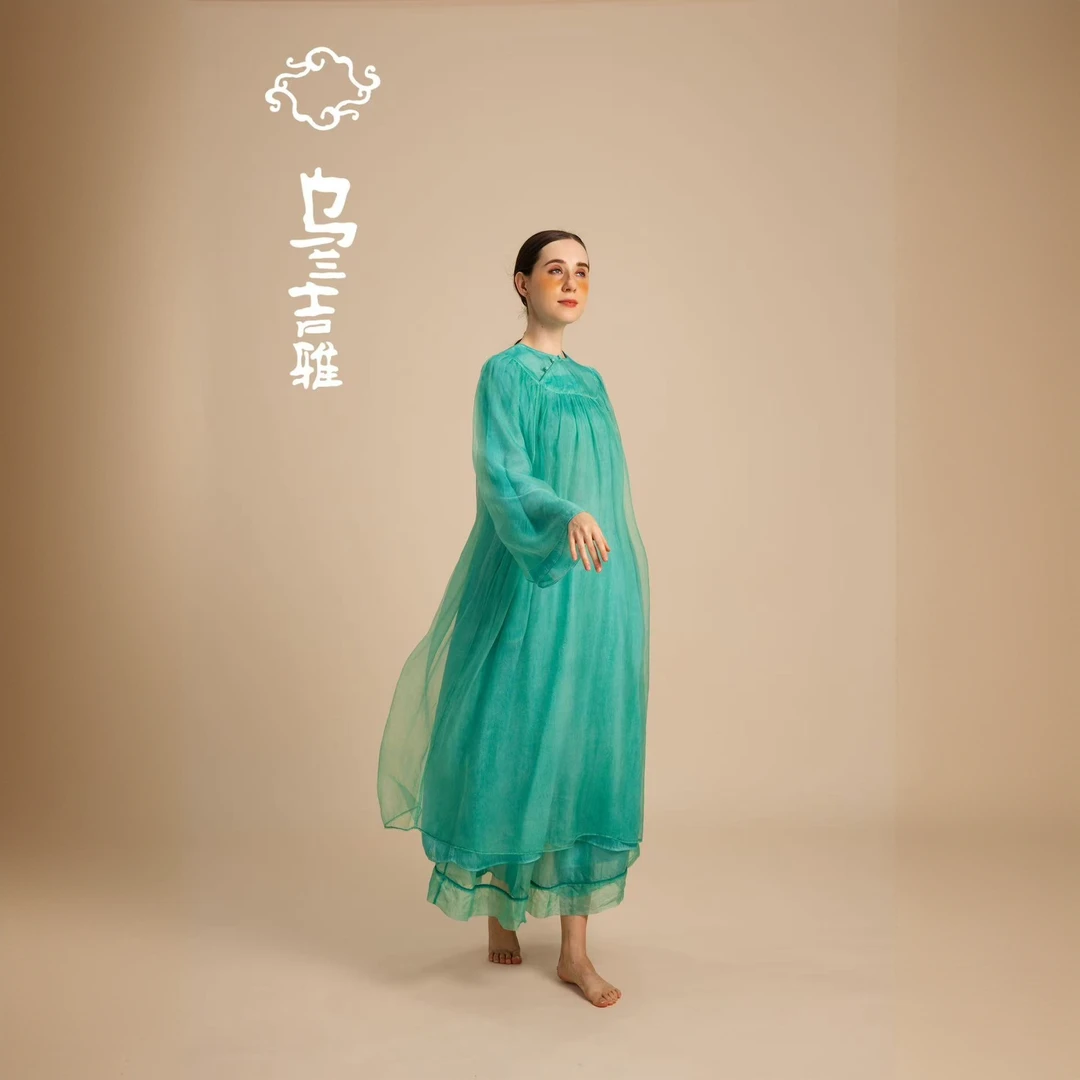 乌兰吉雅 原创设计 荷妃长袍