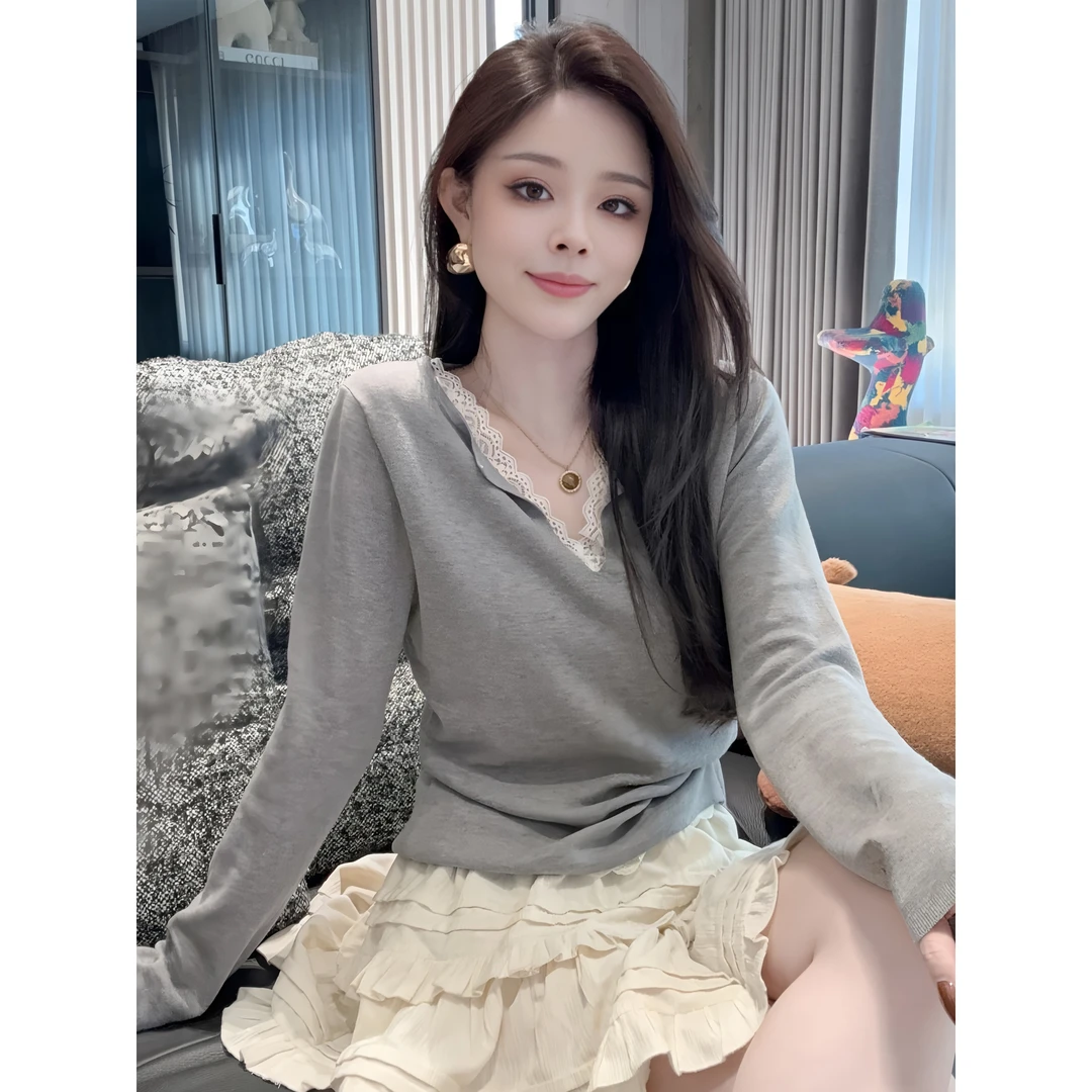 设计感蕾丝拼接v领长袖针织衫女新款秋季穿搭巨好看轻熟上衣B4-40