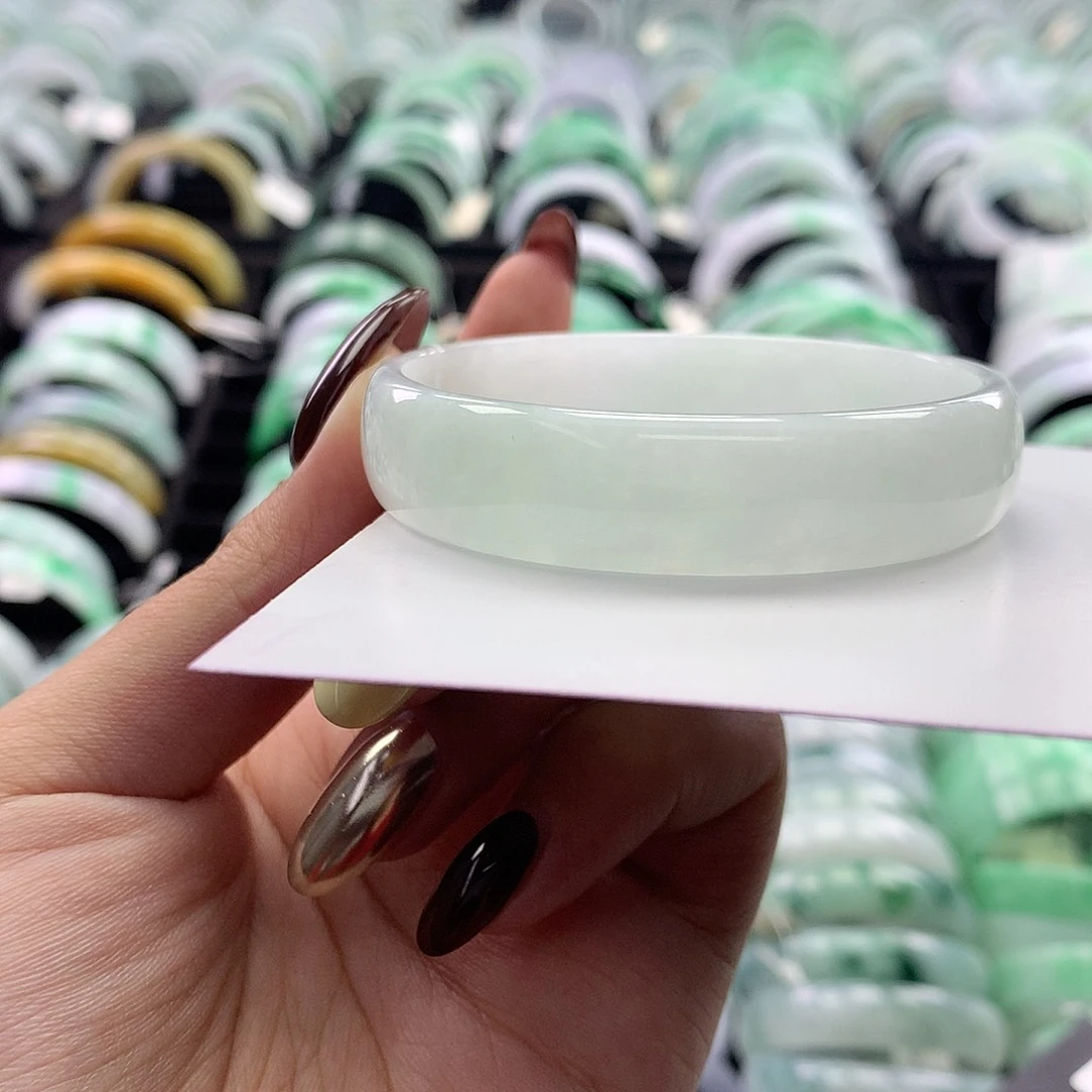 未镶嵌手镯翡翠公主