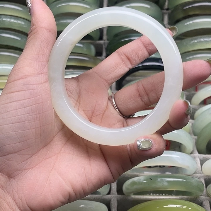 蛇纹石玉未镶嵌手镯230