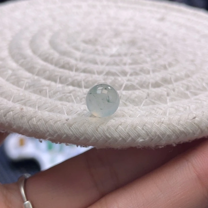 散珠翡翠冰飘花圆珠卡8.7mm