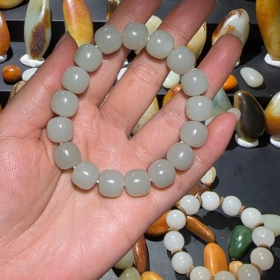 和田玉挂件未镶嵌水*道