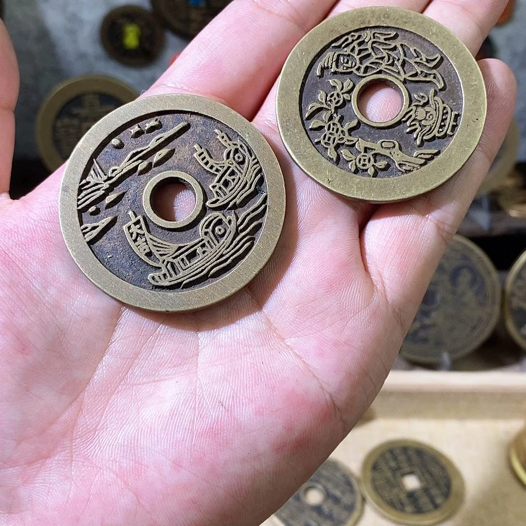铜手***?现代仿制仿古工艺品