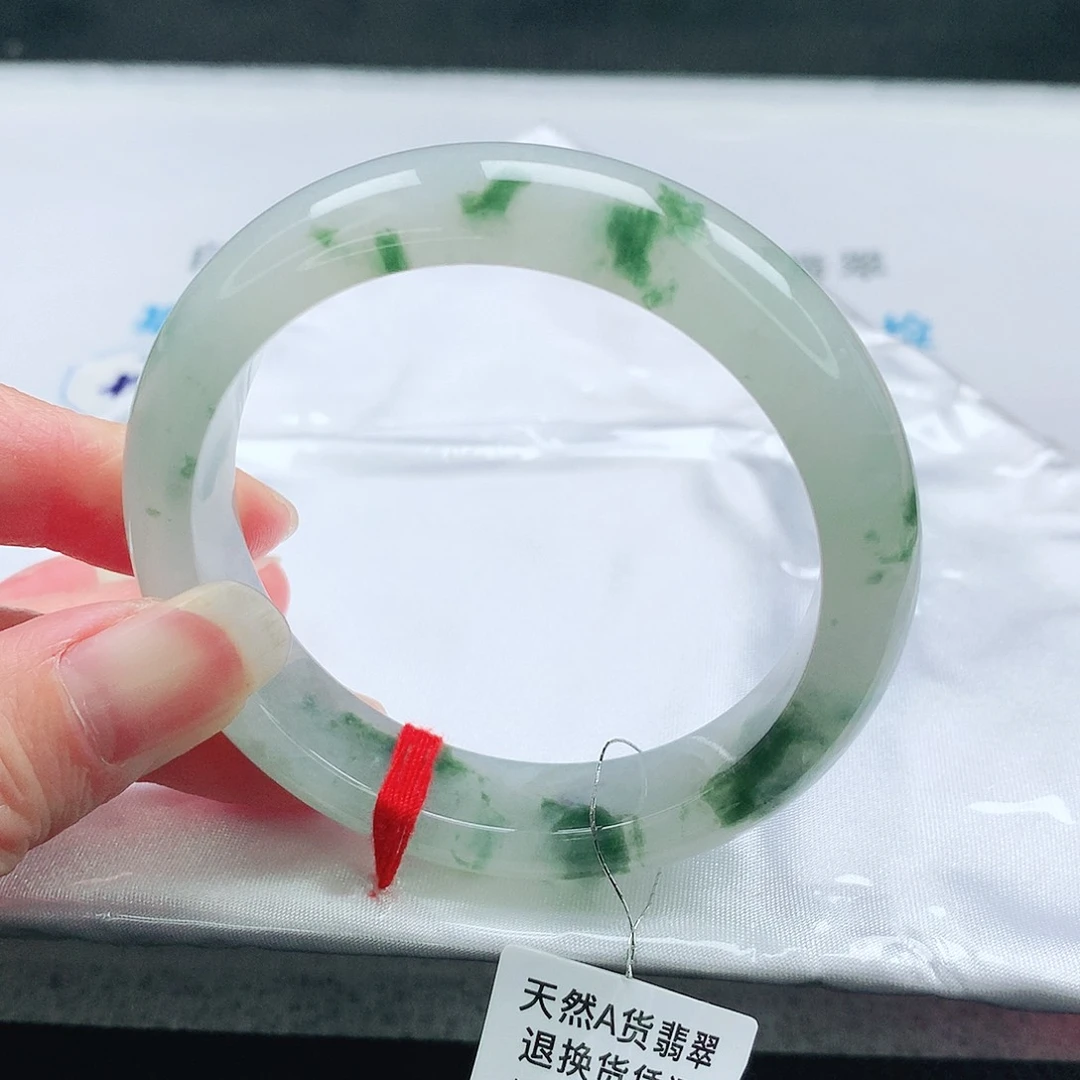 翡翠手镯未镶嵌53圈