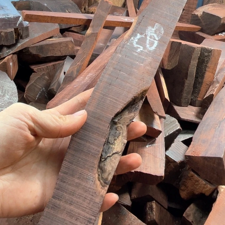 檀香紫檀（小叶紫檀）知*