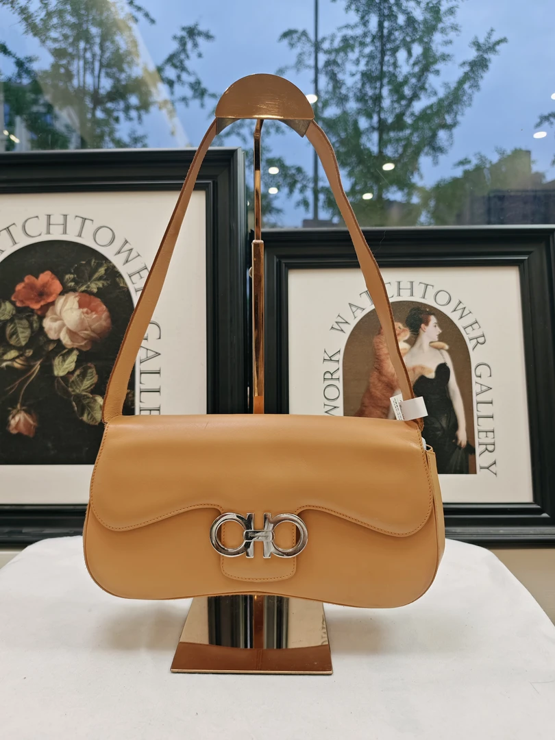 95新 FERRAGAMO/菲拉格慕 95新菲拉格慕真皮轻奢时尚女士单肩包