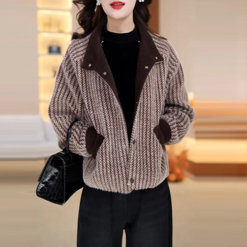 贵妃绒加厚保暖短款外套2025秋冬季新款时尚休闲气质显瘦女士上衣