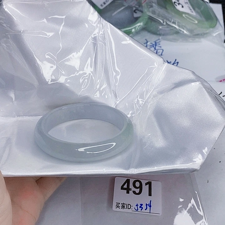 翡翠未镶嵌手镯一图一物实物为准（微瑕处理）