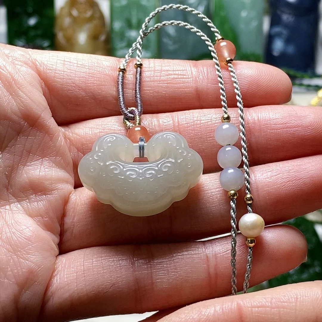 和田玉颈饰未镶嵌