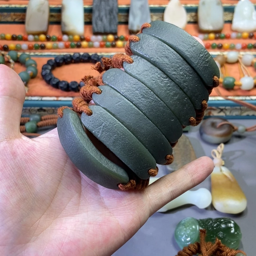 和田玉颈饰未镶嵌