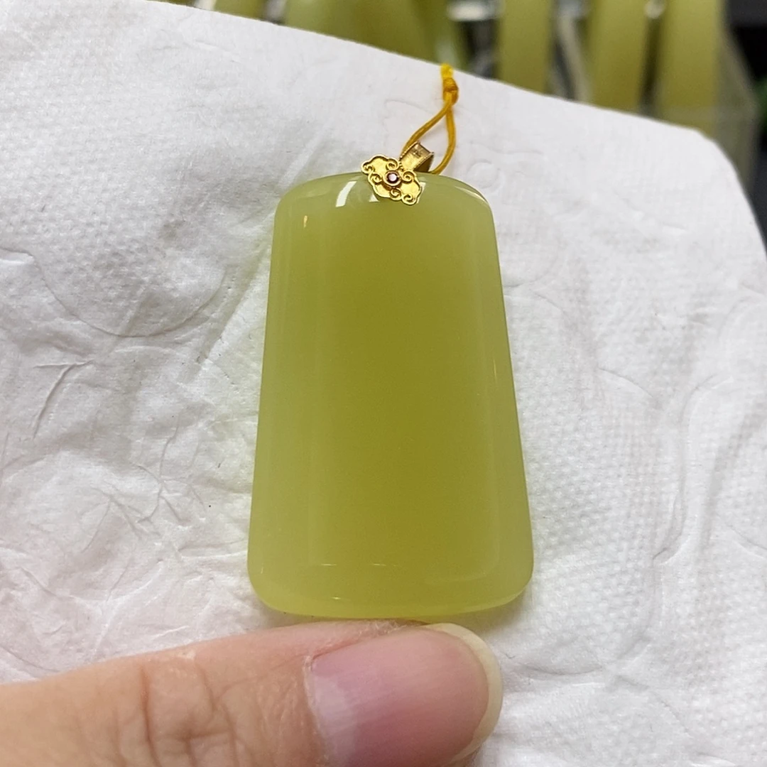 和田玉18K金镶嵌颈饰