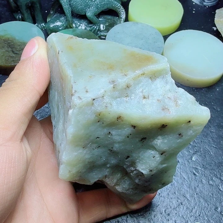 和田玉（糖玉）未镶嵌珠宝奇石