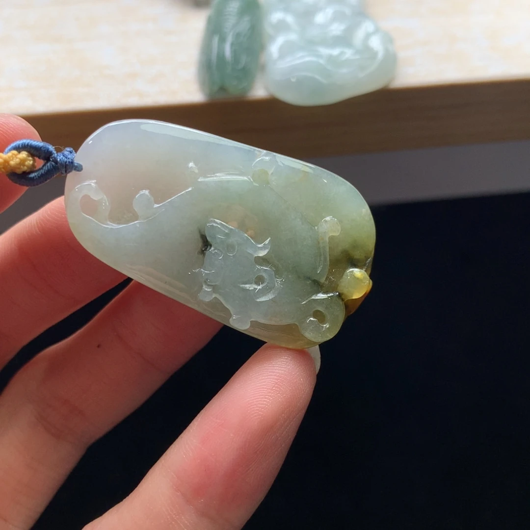 翡翠未镶嵌颈饰吊坠