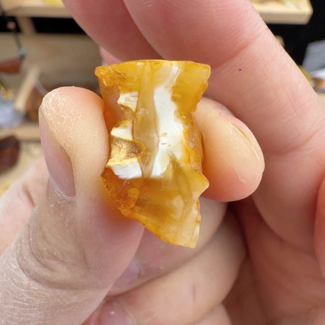 ****宇琥珀未镶嵌裸石戒面