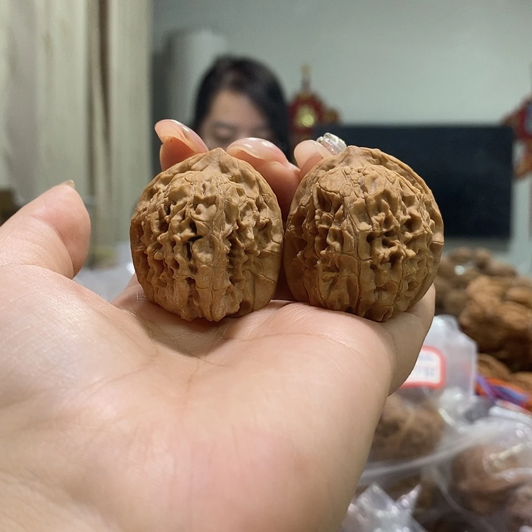 把件文玩核桃34蛟龙有黄